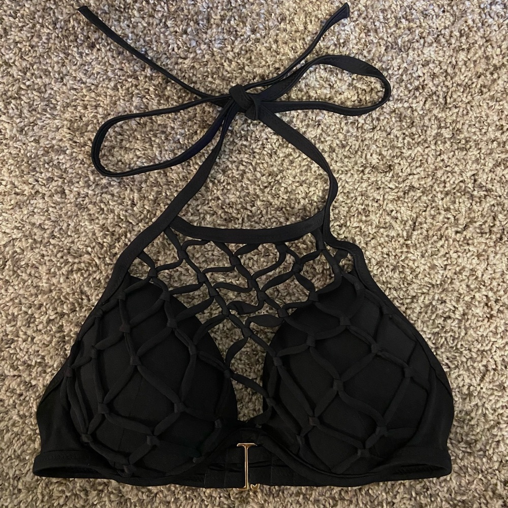 Black bikini top